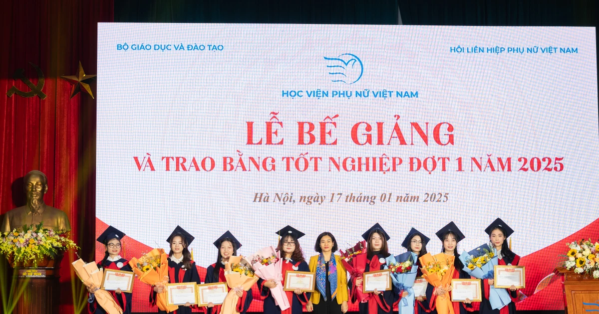 Học viện Phụ nữ Việt Nam trao bằng tốt nghiệp đợt 1 năm 2025 cho hơn 200 tân cử nhân, thạc sĩ