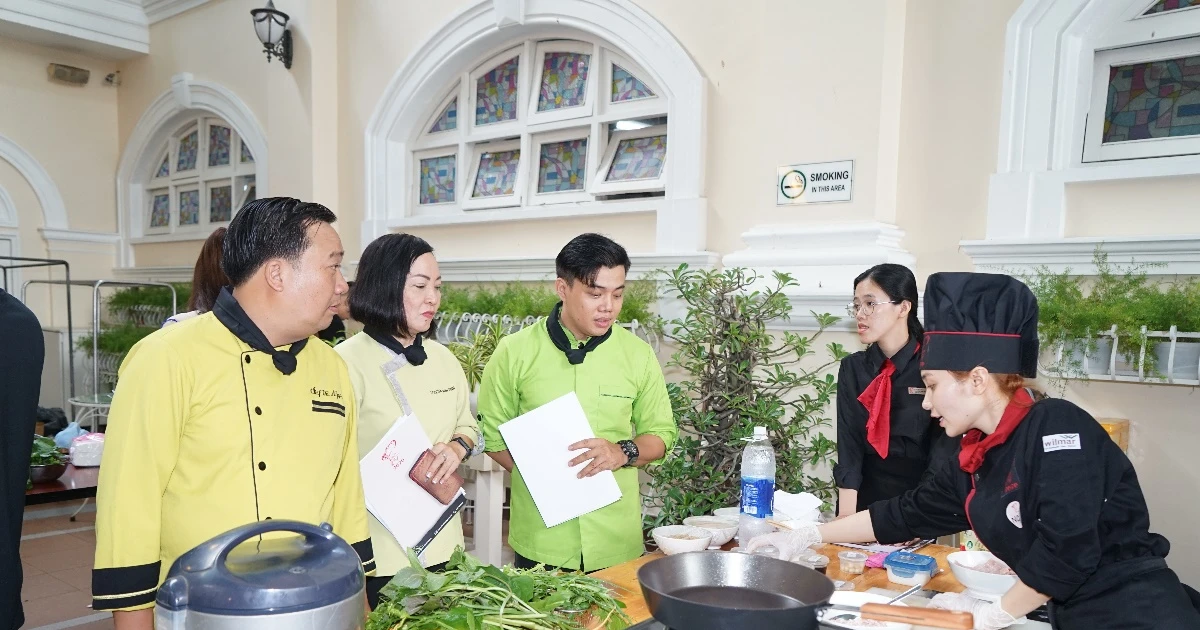 Sinh viên ĐH Hoa Sen "flex" tài nấu nướng, đưa ẩm thực Việt lên tầm cao mới ✨