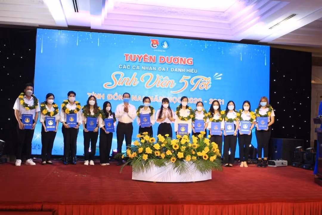 6a00cecc8b60644d274a.jpg