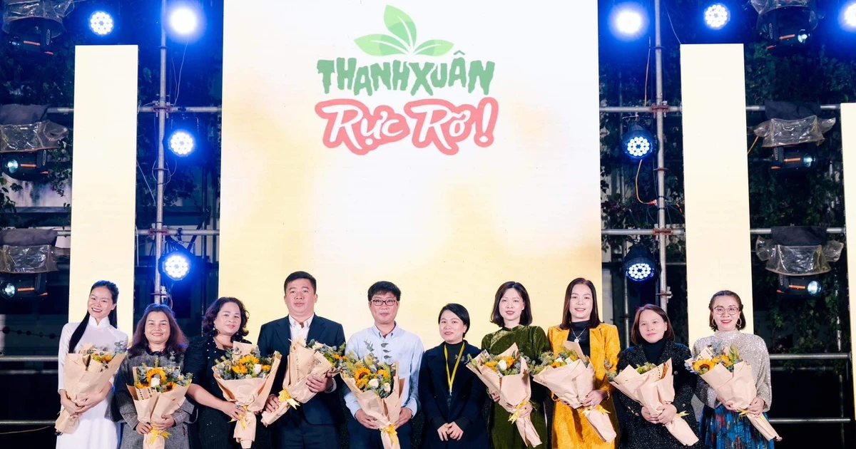"Thanh xuân rực rỡ" cháy hết mình mừng 74 năm Ngày Học sinh Sinh viên Việt Nam