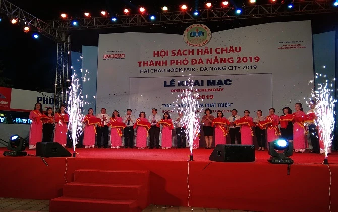 Hội sách Hải Châu - Đà Nẵng 2019: Đỉnh kịch cho hội mê sách! ✨