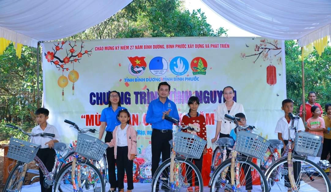 Hội Sinh viên Bình Dương mang 'Mùa Xuân cho em' đến với các em nhỏ vùng khó khăn