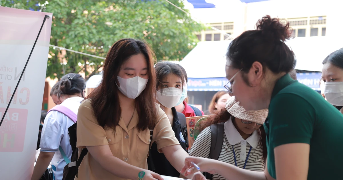 Sinh viên giờ chủ động "săn" việc từ lúc còn ngồi trên ghế nhà trường luôn nè!
