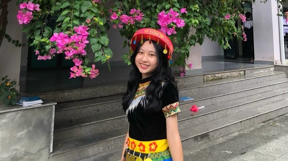 Nữ sinh Hà Nam ẵm giải Nhì Văn quốc gia: Mê văn chương từ hồi còn ngồi ghế tiểu học
