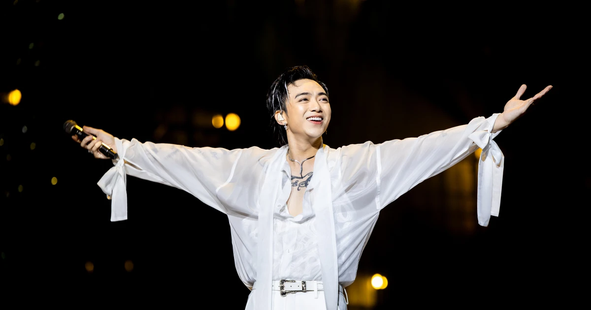 SOOBIN đốt cháy TP.HCM với live concert All-rounder sau khi càn quét Hà Nội