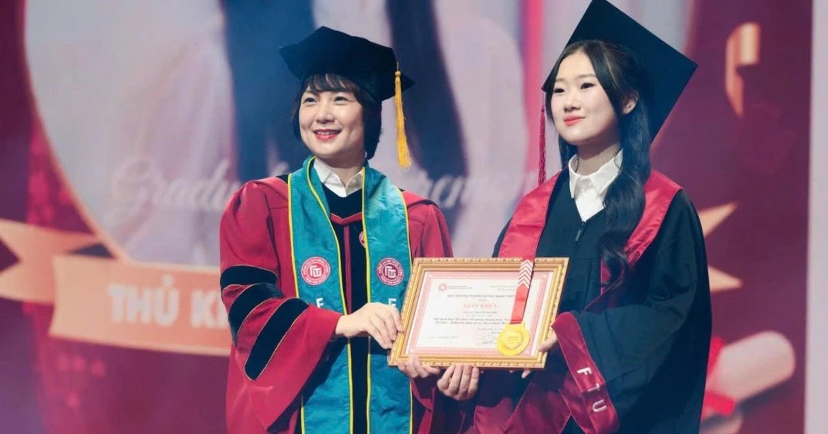 Thủ khoa Ngoại thương Nguyễn Mai Lan: Kiên định với đam mê, vững bước tới tương lai