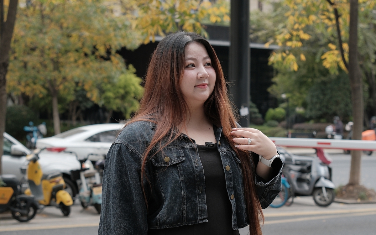 Chân dung Sandy Hoài Trâm - cô nàng bật mí sự thật về trào lưu Livestream đang làm mưa làm gió