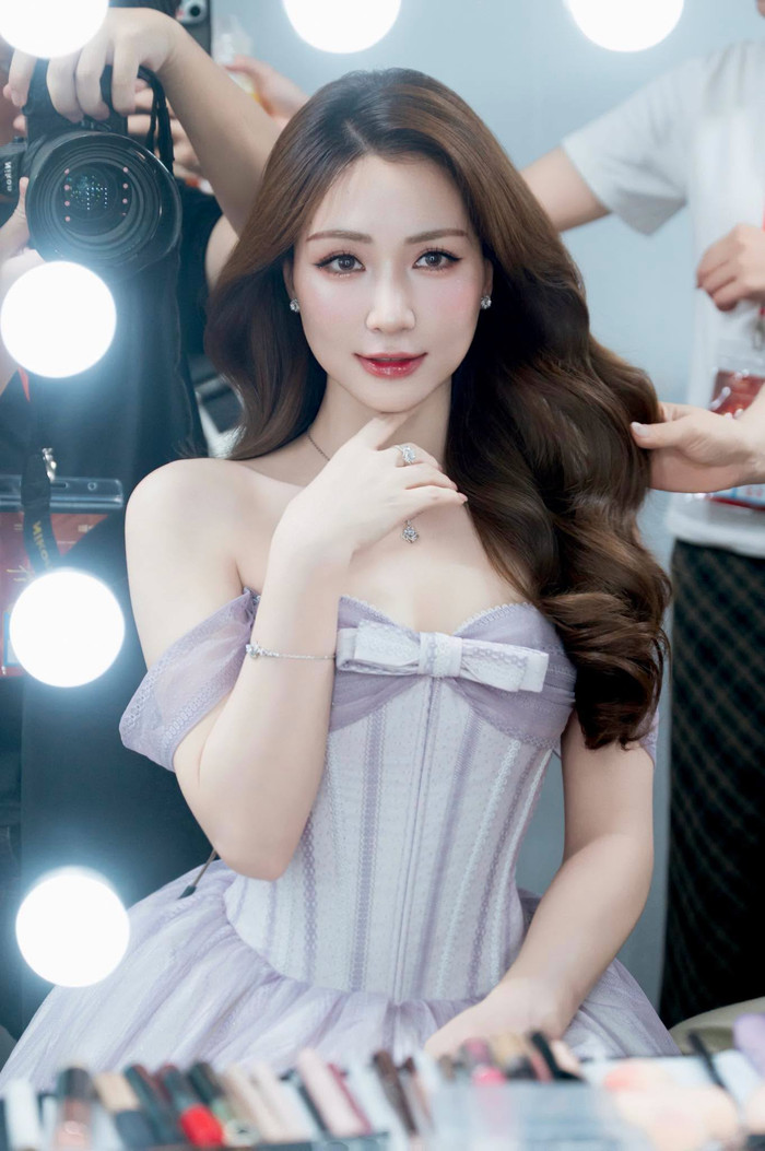 70054fb2fd7cdfc13421.jpg