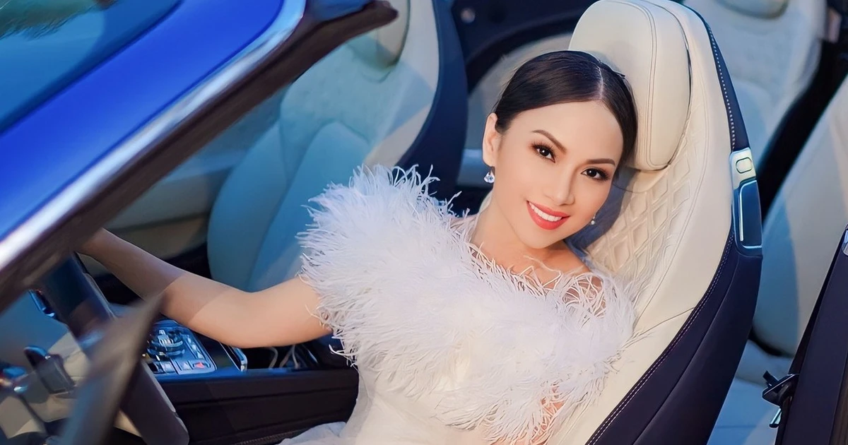Nữ ca sĩ tỷ phú V-biz không chỉ flex sang chảnh mà còn tình tứ bên tài tử đình đám một thời