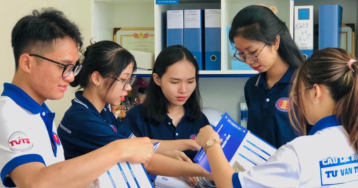 ĐH KHXH&NV TP.HCM công bố học phí: Cao nhất 60 triệu/năm, sinh viên chuẩn bị ví đi nào!