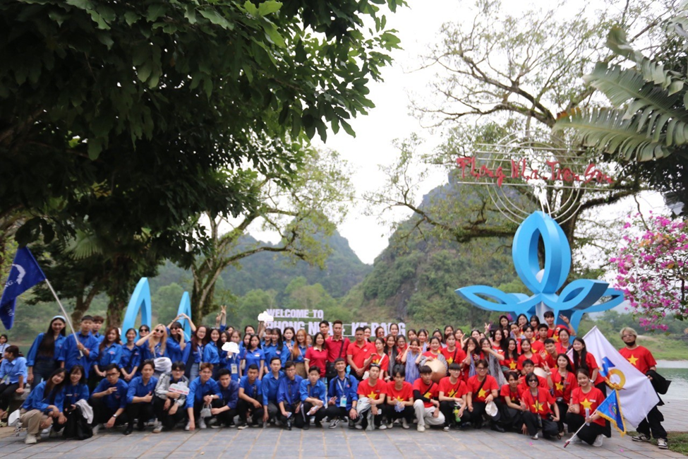 Đi thực tế mà như đi tour thật - Sinh viên du lịch Phương Đông "lên đồ" chuyên nghiệp khắp miền Trung ✨