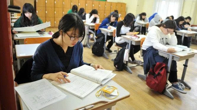 Cả nước Hàn "đứng hình" 35 phút vì kỳ thi đại học: Máy bay không bay, quân đội ngưng bắn pháo! ✈️