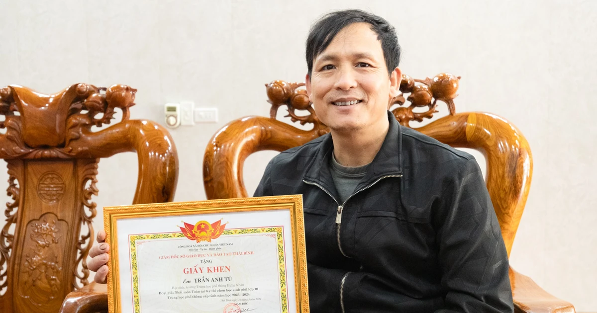 Bố thủ khoa Trần Anh Tú: "Con ham học quá, bố mẹ phải nhắc nghỉ ngơi cho nó khỏe"