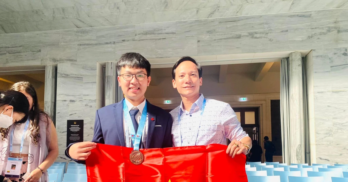 Nam thần Toán học chinh phục IMO 2 năm liên tiếp: Thiếu 1 điểm là lên hạng huy chương