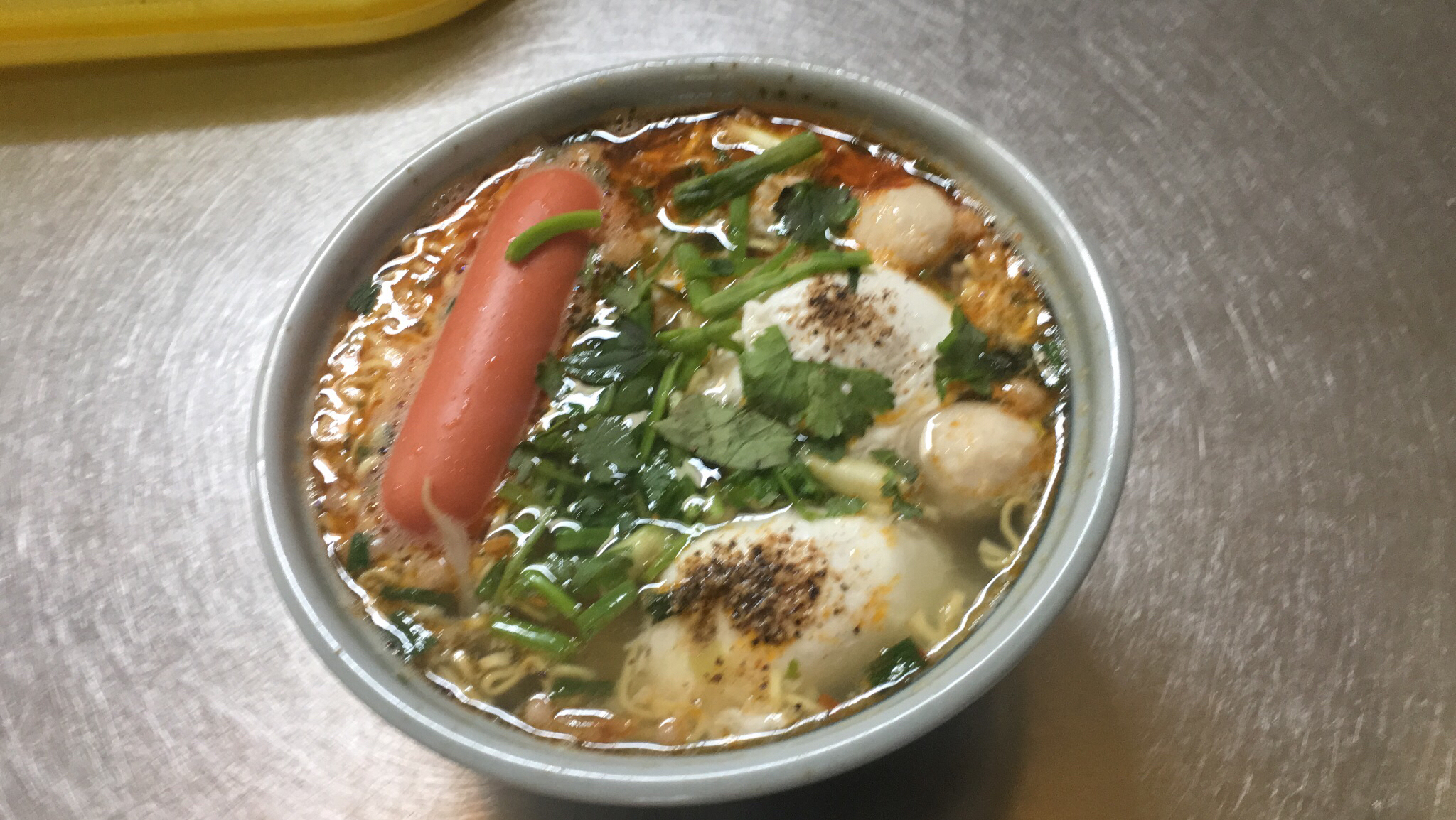Ăn trưa thôi anh em :3