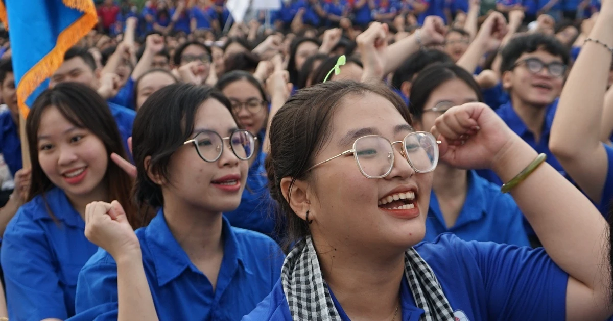 Sinh viên Sài Gòn "quẩy" hết mình trong lễ ra quân Tình nguyện Hè 2024