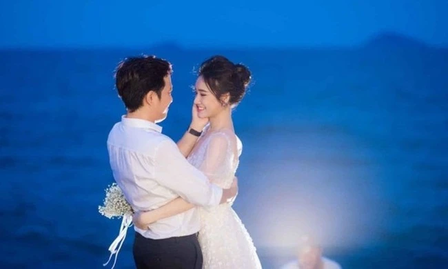Trường Giang tặng Nhã Phương món quà gì nhân hai năm ngày cưới? Chắc bạn đoán không ra đâu!