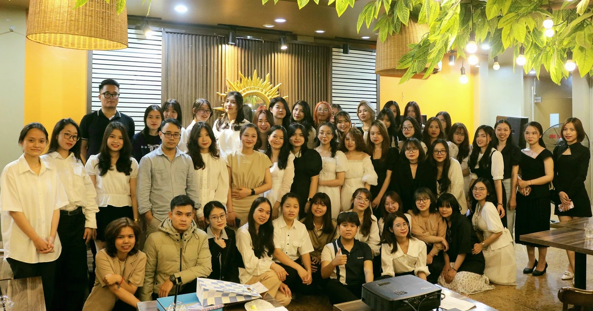 Gen Z "luyện công" trong môi trường doanh nghiệp ngay tại các CLB nghiệp vụ ✨