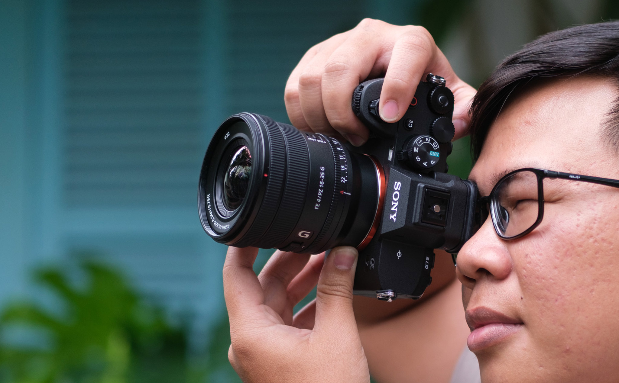 Ống kính Sony FE PZ 16-35mm F4 G - Must have của mọi tay quay video!