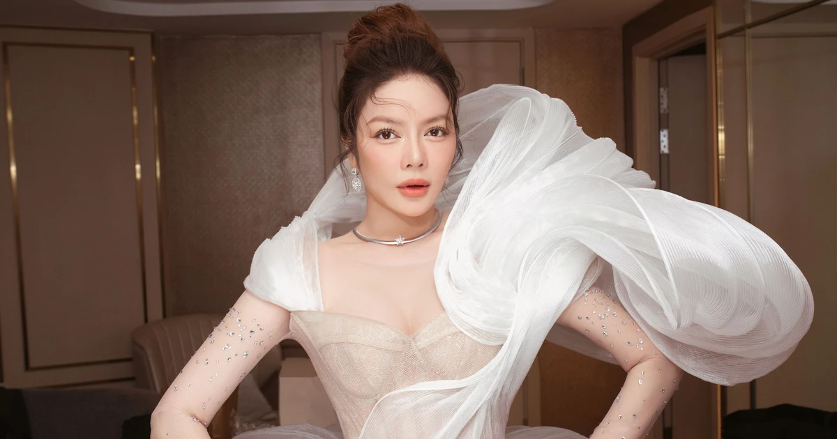 Lý Nhã Kỳ bất ngờ mặc váy cưới "xin vía" Hồ Ngọc Hà, Thanh Hằng để sớm về nhà chồng ✨
