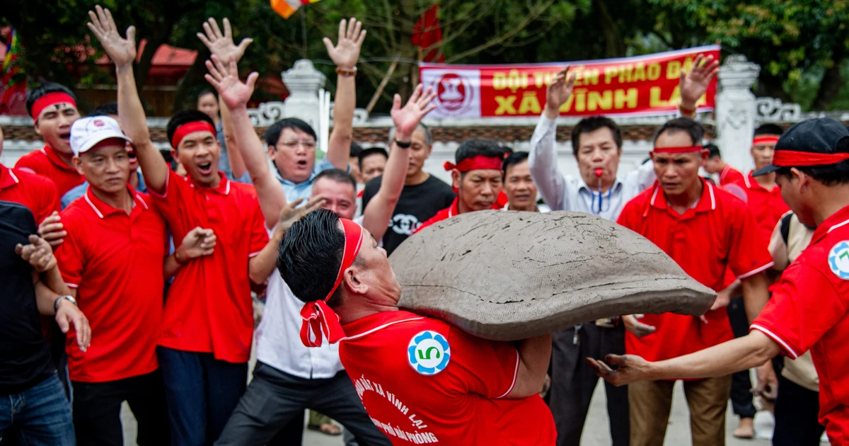 Về Côn Sơn - Kiếp Bạc ngắm màn trình diễn pháo đất đỉnh của chóp