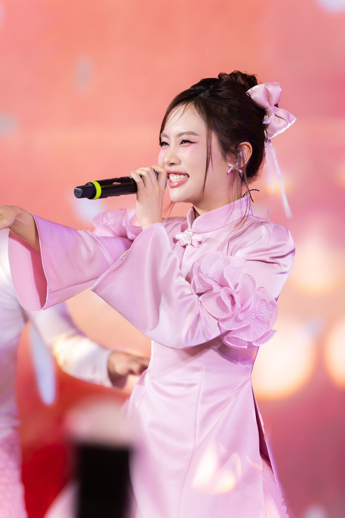 761b5a00ca534f3030fb.jpg