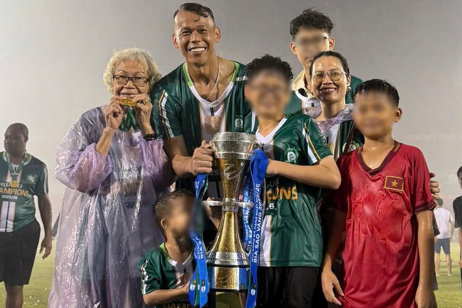 Tuyển thủ Việt Nam 40 tuổi vẫn cùng Công Phượng lập chiến tích, sáng cửa xô đổ kỷ lục V.League