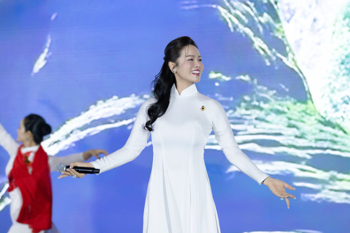 767ce81194a98f79ff79.jpg