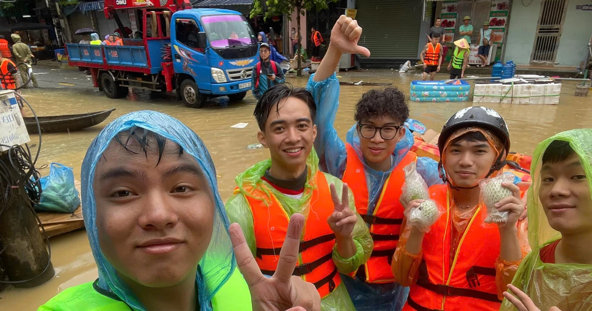Gen Z chung tay "giải cứu" đồng bào sau bão lũ - Năng lượng tích cực tràn đầy!