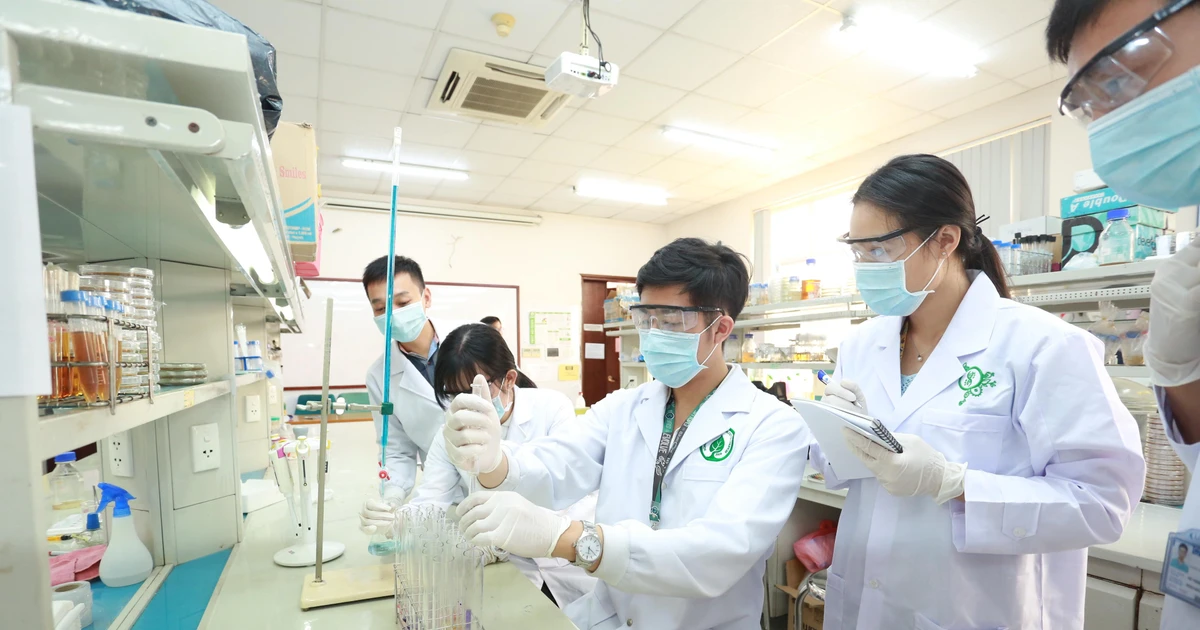 ĐH Quốc tế thêm phương thức xét tuyển mới cho hội đặc cách tốt nghiệp THPT nè!