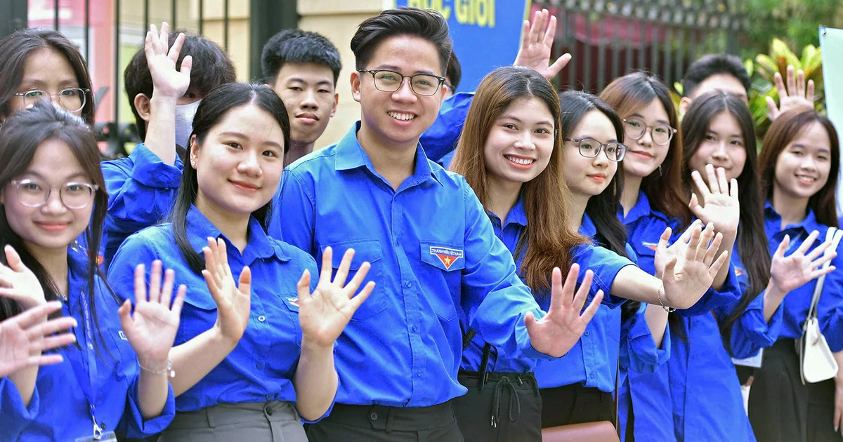 Thi tốt nghiệp THPT: Những khoảnh khắc tuổi 18 đáng nhớ từ sinh viên Học viện Ngân hàng ✨