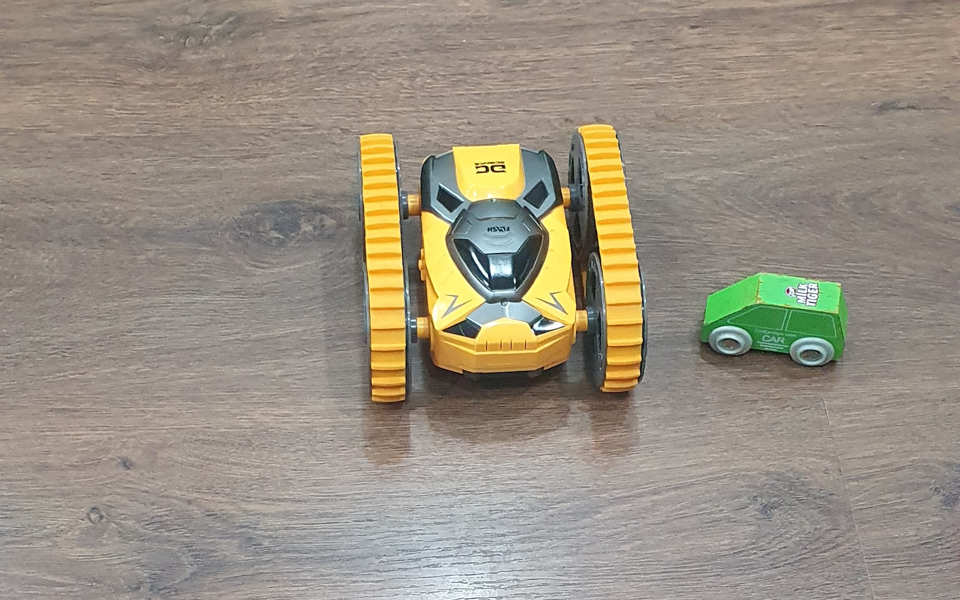 Cu con vứt điều khiển mất đâu rồi ở đâu rồi ta?
