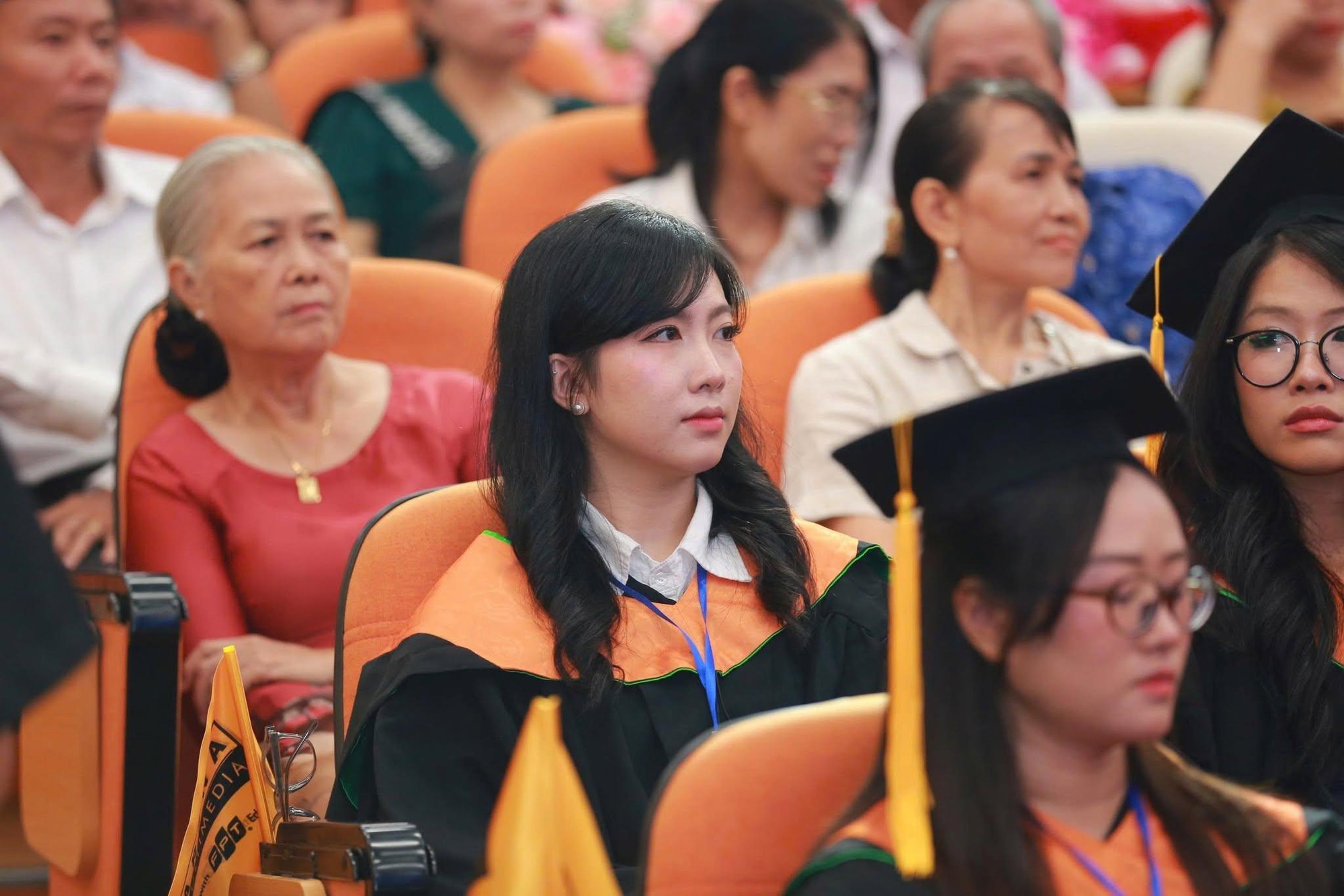 7b4814d608efe24f36f7.jpg