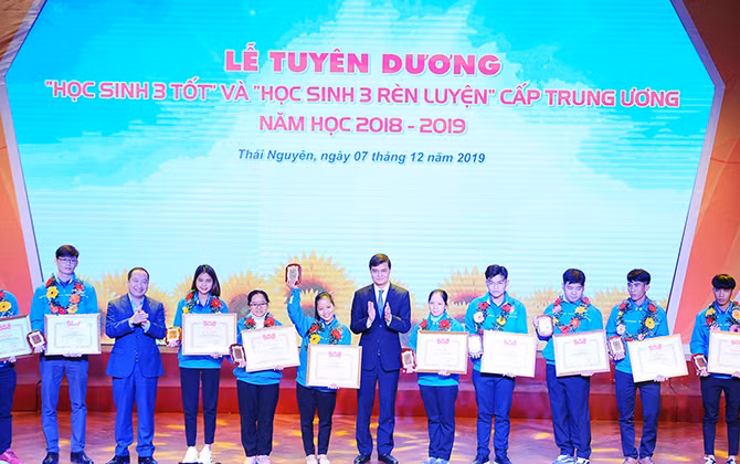 7b72bdde55a551d38ced.jpg