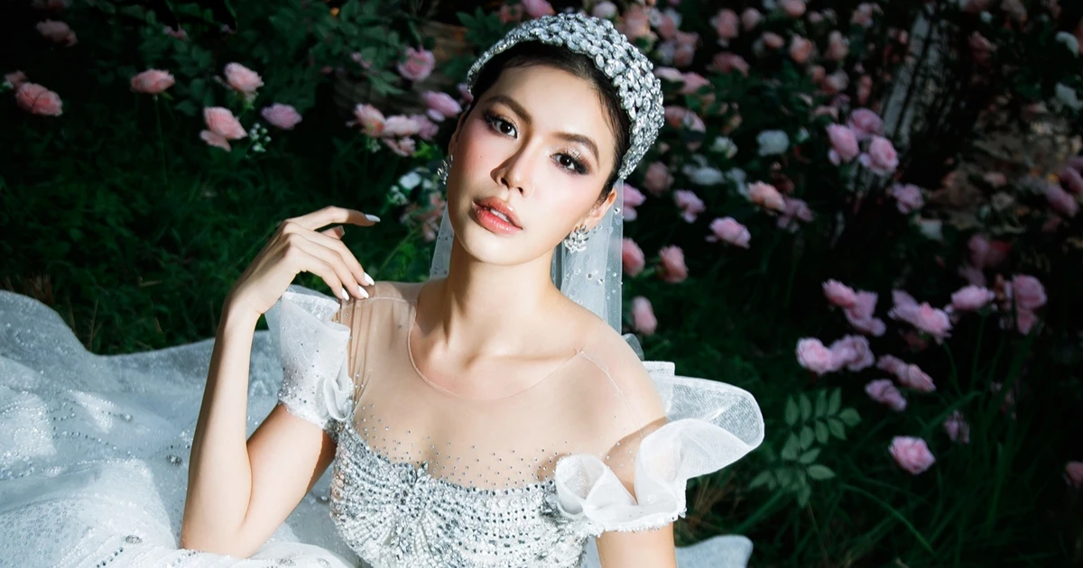 Netizen sốc visual trước loạt ảnh diện váy cưới của siêu mẫu Minh Tú sau màn cầu hôn bạn trai Tây chủ động