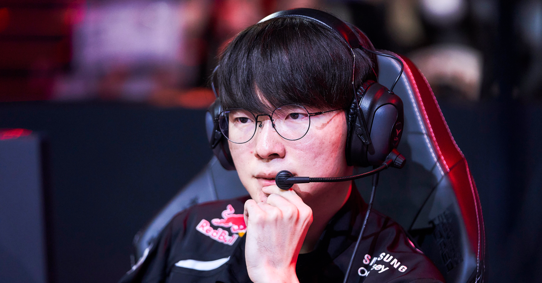 Faker chiều fan như thần tượng thực thụ, chịu chi trả toàn bộ phí quà tặng tại T1 Homeground ✨