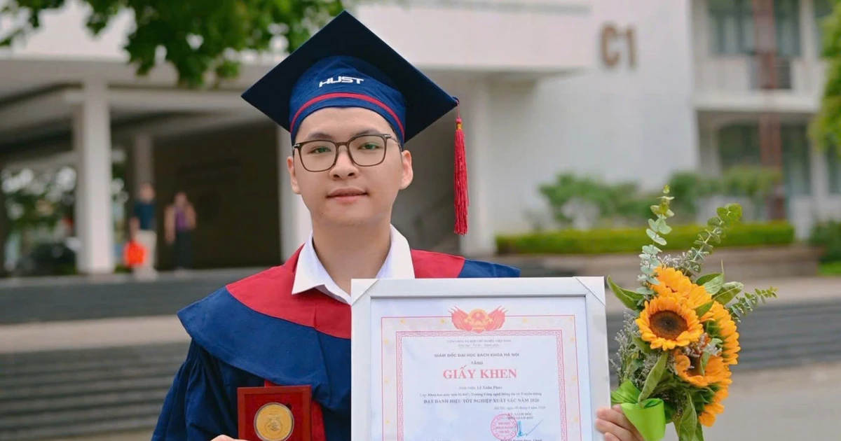 Nam sinh Bách khoa tốt nghiệp sớm loại Xuất sắc: 'Điều tự hào nhất là mình đã không còn quá rụt rè nữa'