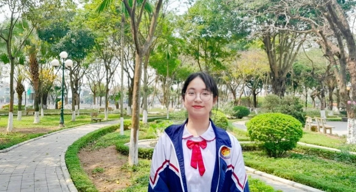 Nữ sinh Hà Nam giật giải Nhì Văn quốc gia và màn giải đáp thấu đáo: "Học Văn để làm gì?"