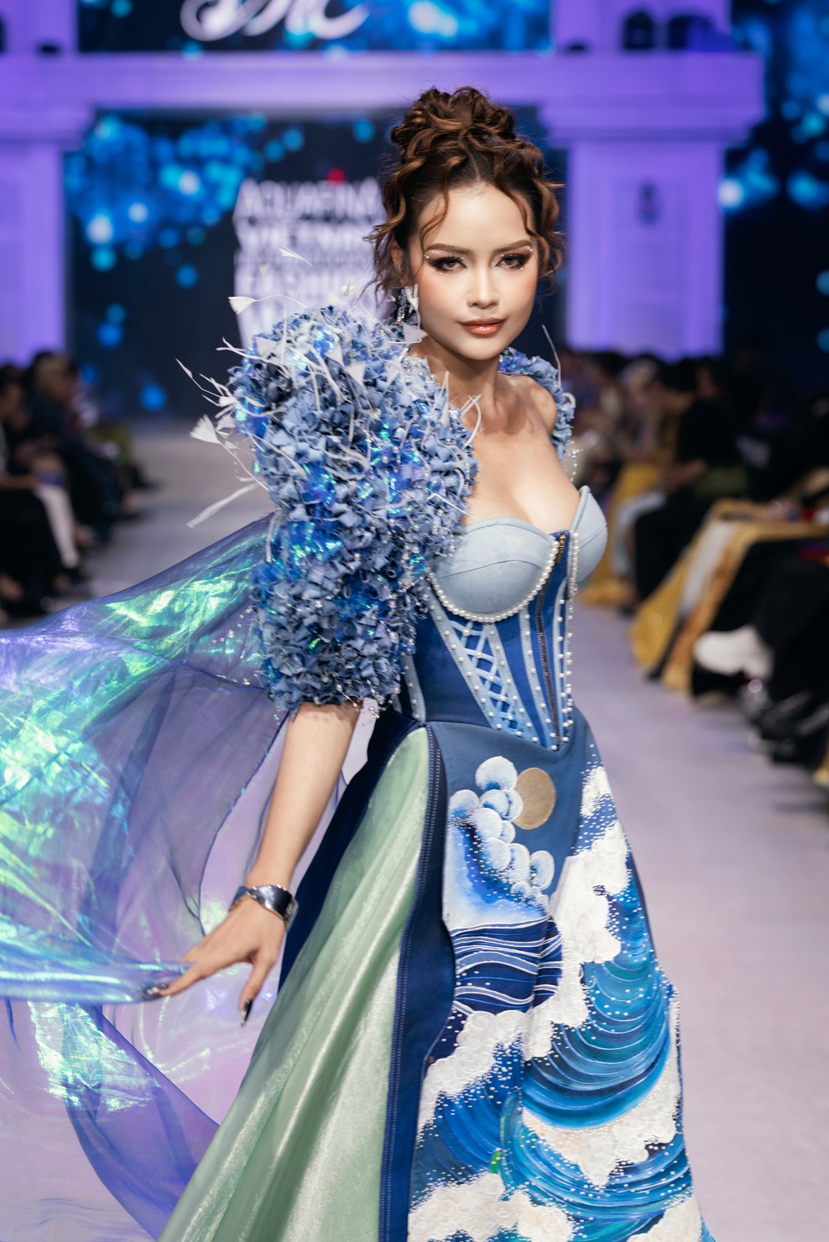 7f3bf01a4182a0111ee3.jpg