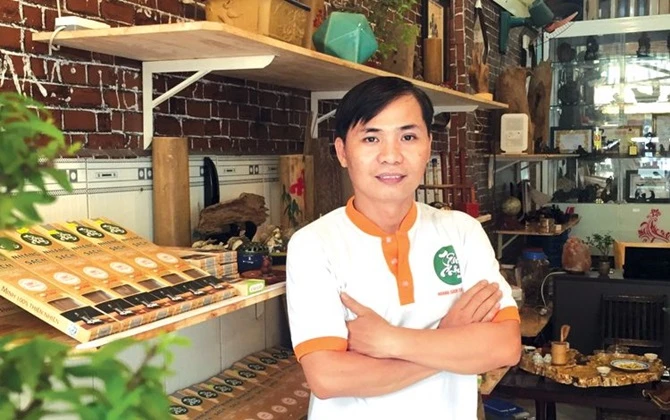 Kỹ sư Hóa hai bằng đại học bỏ việc về làm nhang sạch, nghe crazy nhưng lại thành công rực rỡ