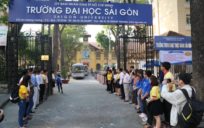 ĐH Sài Gòn công bố điểm sàn: Từ 16-21 điểm, Sư phạm Toán top 1 khó vô nhất!