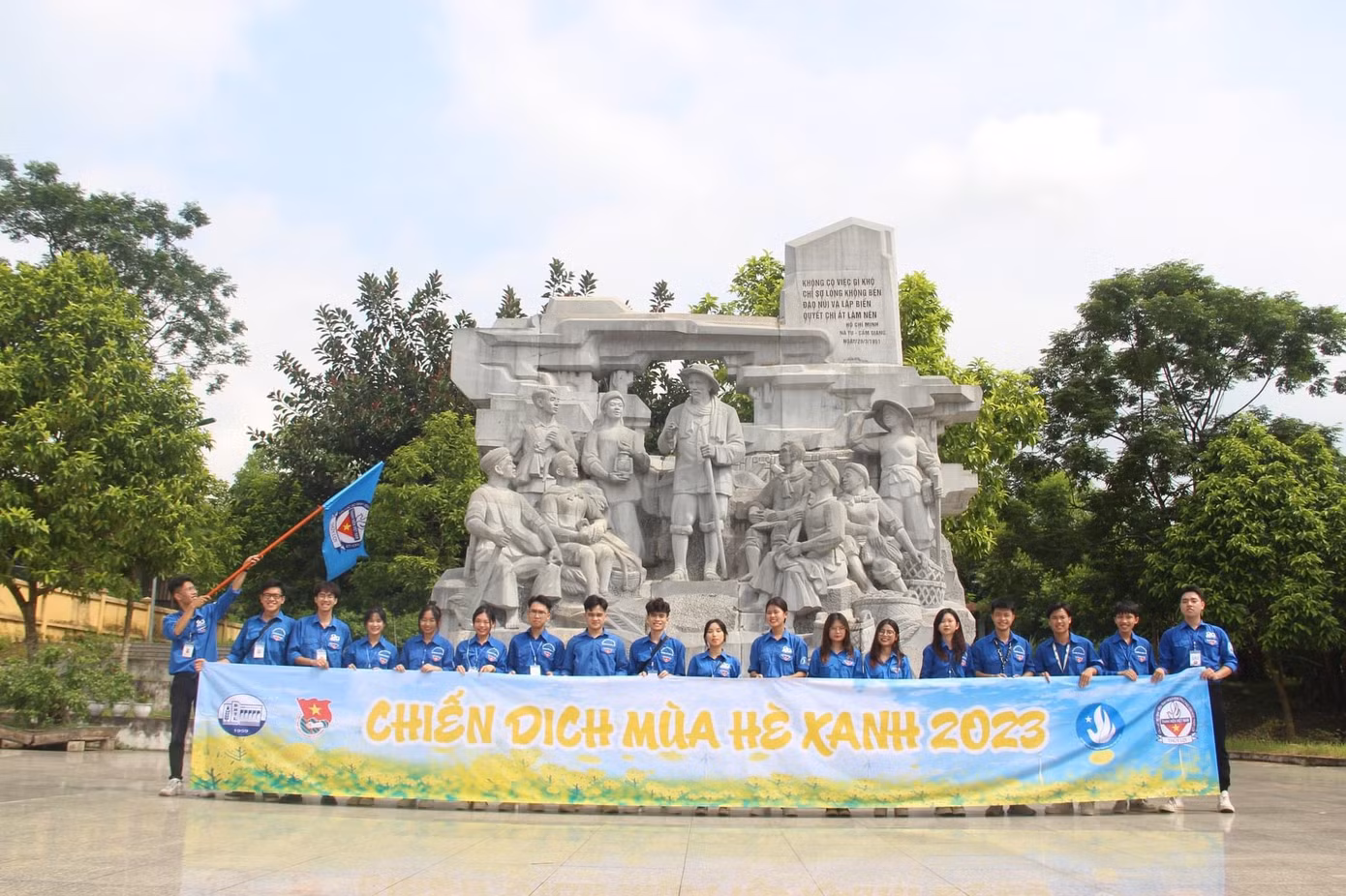 8098a55ef6e41bc00ee5.jpg
