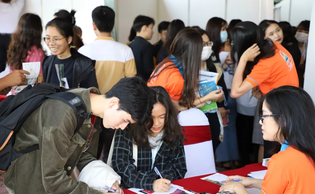 Tuần lễ 'Sinh viên Xã hội Nhân văn và Nhà tuyển dụng 2023' sắp mở cửa - Gen Z ơi, cơ hội đây rồi!