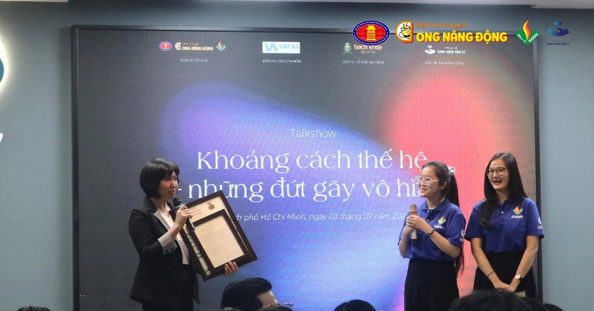 Sinh viên Nhân văn chơi lớn với hàng loạt hoạt động gây quỹ 'Mùa Hè Xanh' siêu sáng tạo