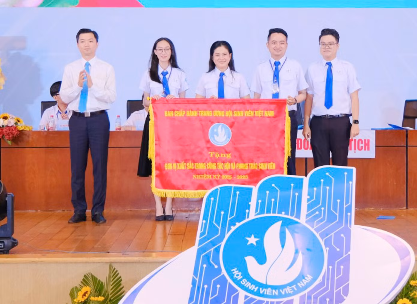 817ee2bcfb2c662060f4.jpg