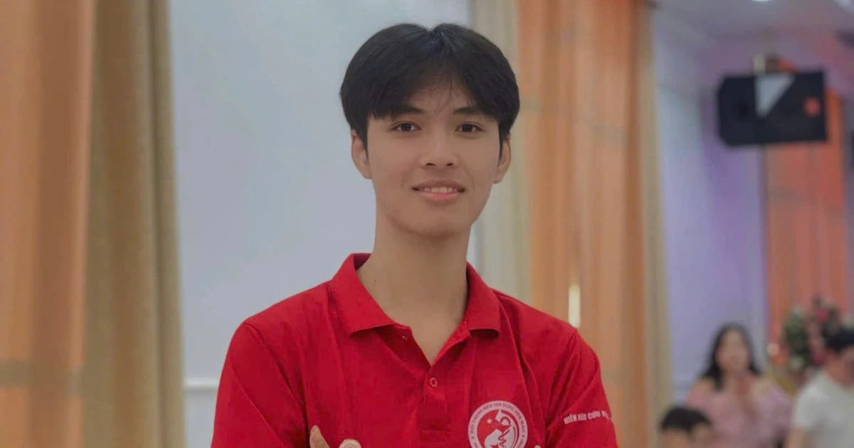 Chàng sinh viên Dược "cân tất" từ học hành đến hoạt động cộng đồng, năng lượng tích cực quá trời!