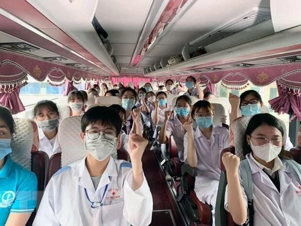 500 sinh viên ĐH Y Hải Phòng và ĐH Y Thái Bình vào Sài Gòn hỗ trợ chống dịch