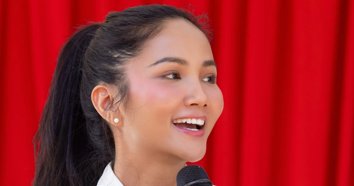 H'Hen Niê vừa công khai chuyện đăng ký kết hôn đã lao vào dự án cộng đồng không ngừng nghỉ