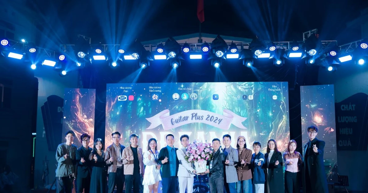 CLB Guitar Trường Đại học Y – Dược, Đại học Thái Nguyên cán mốc 15 năm tuổi rồi nè! ✨