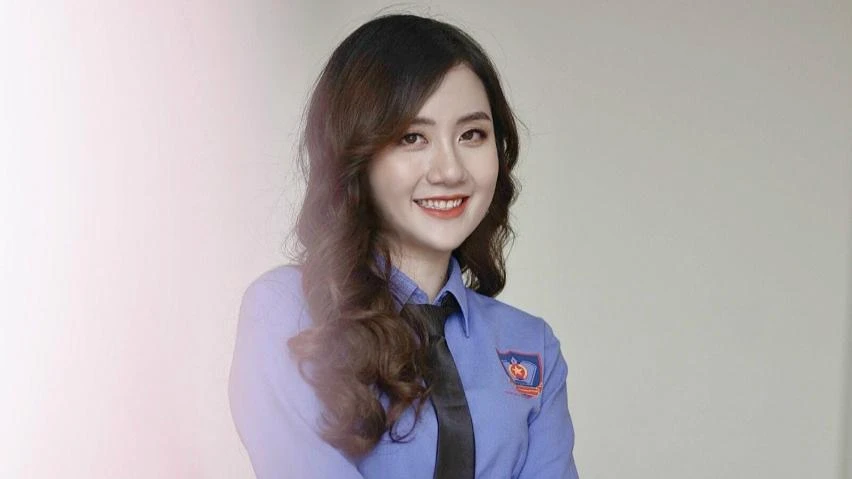Nữ thủ khoa ĐH Kiểm sát Hà Nội: Xinh đẹp, tài năng và đa zi thật sự!